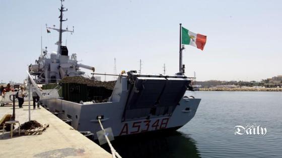 نيويورك تايمز: سفينة حربية إيطالية تهرب السجائر نحو أوروبا.